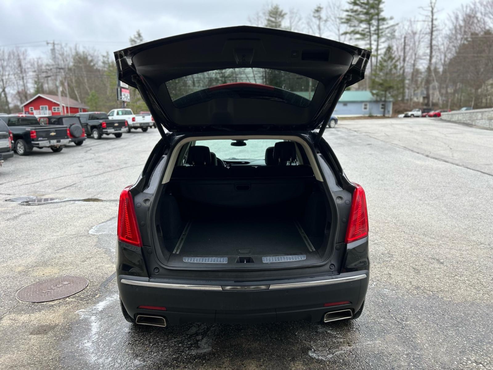 2017 Black /Black Cadillac XT5 Premium Luxury (1GYKNDRS6HZ) with an 3.6L V6 DOHC 24V engine, 8A transmission, located at 27 Main St., Norway, MD, 04268, (207) 743-0900, 44.199795, -70.530807 - Photo #4